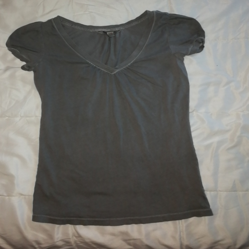 Decree gray top